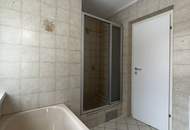 Modernes 4-Zimmer-Familienparadies: einzigartiges Bad mit Dusche & Wanne, flexible Räume und sonnige Küche mit Grünblick – frisch saniert & ab sofort bezugsfrei!