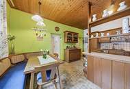 Traditionelles Bauernhaus mit großem Grundstück, Weinpresshaus, Keller und Nebengebäuden!