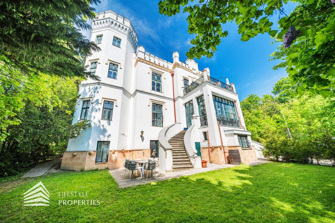 Einzigartige 14-Zimmer Villa mit Pool und Dachterrasse, Nähe Wilhelminenschloss