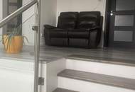 Top modernisiertes, Ein - Zweifamilienhaus, voll unterkellert, mit zwei separaten Eingängen