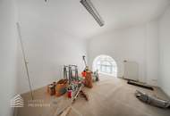 Geräumiges 5-Zimmer Altbau Büro in Toplage