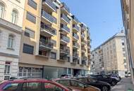 Schöne 2-Zimmer-DG-Wohnung mit Terrasse und Klimaanlage