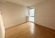 Großzügiges, renovierungswürdiges 4-Zimmer Eigentums-Juwel im Zentrum mit Aussichts-Loggia