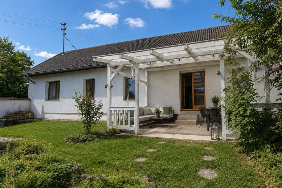 Ferienhaus | uneinsehbarer Innenhof u. überdachte Pergola | romantischer Garten | Schwedenofen | freistehende Badewanne, Haus-kauf, 199.000,€, 2262 Gänserndorf