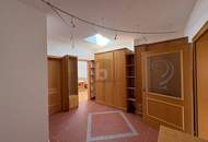 EXKLUSIVE DACHGESCHOSSWOHNUNG MIT SÜDBALKON ? IDEAL FÜR UNTERNEHMER ODER BETRIEBSINHABER