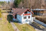 Landhaus in erhöhter Aussichtslage mit weitläufigem Grundstück im schönen Strassertal