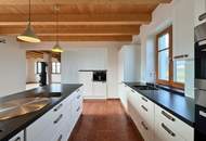 Neuwertiges Landhaus-Juwel: Architektur mit Einliegerwohnung in idyllischer Bachlage | NEUKIRCHEN AN DER ENKNACH