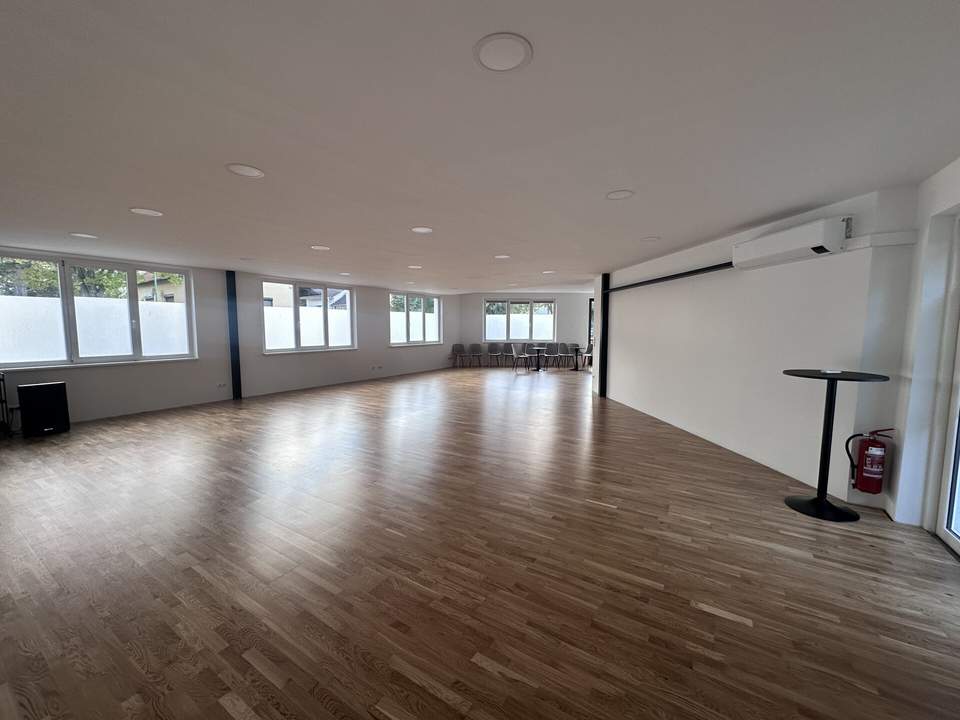 110m2 Saal zur individuellen Nutzung!