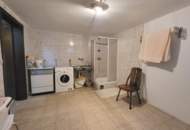 "NEUER PREIS!" GEPFLEGTES EIN- ODER ZWEIFAMILIENHAUS MIT POOL UND FERNBLICK