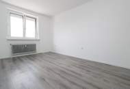 Helle, großzügig geschnittene 3-Zimmer Dachgeschoßwohnung mit Loggia!