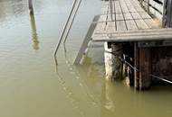 luxoriöse Doppelhaushälfte mit Boot-Anlegeplatz