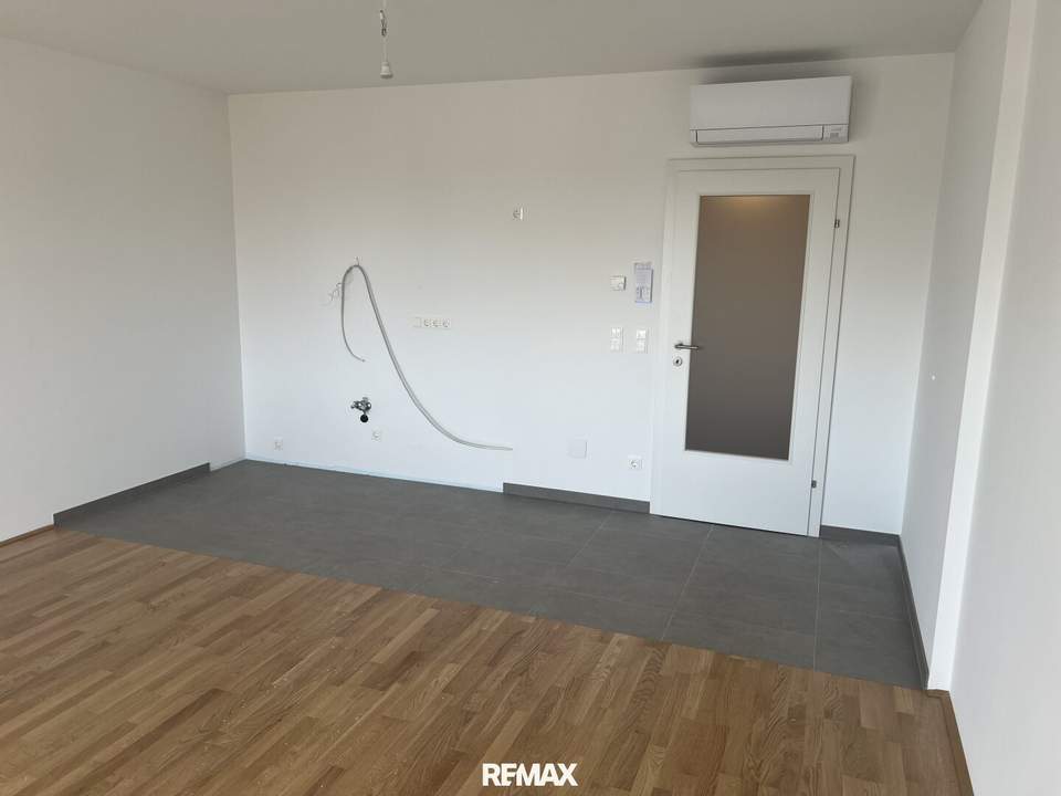 Komfortables Wohnen in Wiener Neustadt: 33,03m², 1 Zimmer, Loggia, Fliesen, Parkett uvm.