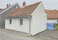 Klein - Fein - Mein - Tolles Klein- Wohnhaus mit angepasstem Grundstück samt Gartenhütte, Parkplatz und Abstellfläche