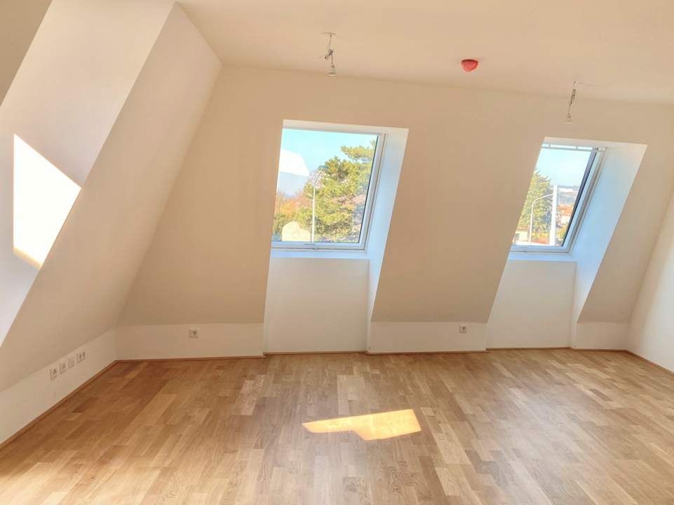 Erstbezug im Herz von Großjedlersdorf! DG-Wohnung: 2 Zimmer mit Süd-West-Balkon *Provisionsfrei*