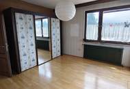 DB IMMOBILIEN | Sanierungsbedürftige 4-Zimmer-Wohnung mit südseitiger Terrasse und traumhaften Ausblick!