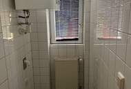 Charmante 3 - Zimmer - Altbauwohnung mit Balkon im Bezirk Jakomimi - WG - geeignet!