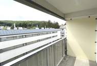 Purkersdorf! Helle Garconniere mit Loggia und Blick in´s Grüne!