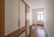 ++NEU++ Gepflegte 2-Zimmer Altbau-Wohnung, viel Potenzial!