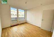 Moderne Maisonette-Wohnung mit großem Balkon entlang Prager Straße! Straßenbahn, S-Bahn und viele Geschäfte in der Umgebung!