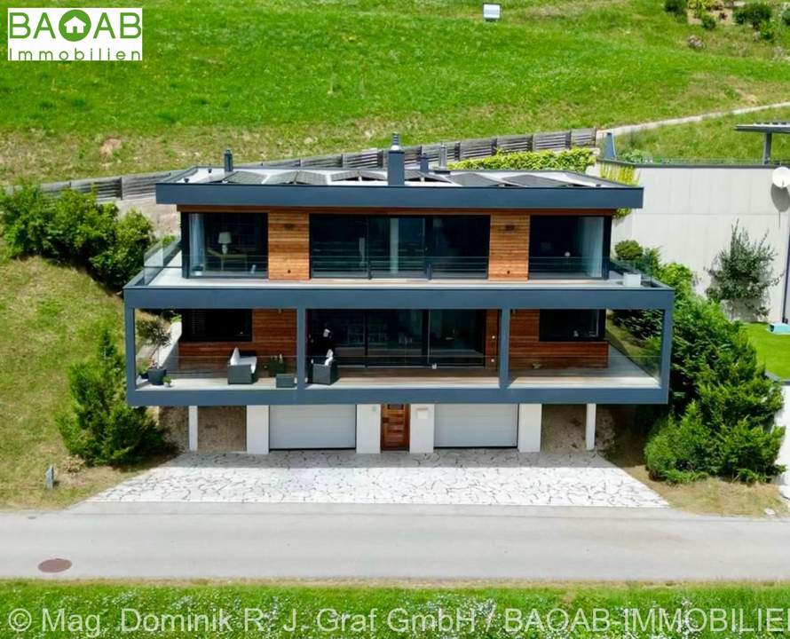 Lichtdurchflutete Designvilla mit alpinem Panorama und ruhiger Lage über dem Pustertal