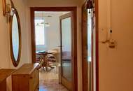 GEMÜTLICHE 2- ZIMMER in ruhiger Wohngegend - SANIERUNGSBEDÜRFTIG