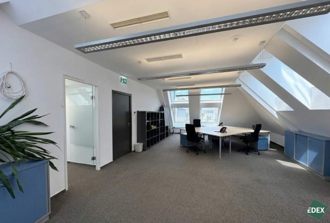 Modernes Dachgeschossbüro | voll Möbliert | Nähe Innenstadt & Augarten