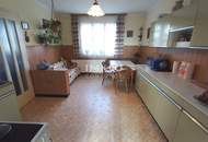 Geräumiges Mehrfamilienhaus mit großem Garten, sowie ehemaligen kleinen Geschäftslokal neben Bahnhof
