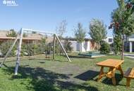 Urlaubsstimmung in Ruhelage - 100m² Eigentumswohnung, Wohnküche, Balkon, 3 Schlafzimmer, 2 Bäder, Parkplatz, Carport und Pool!