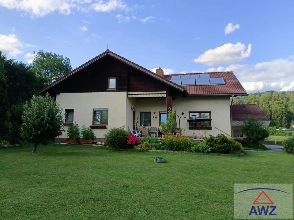 Charmantes Einfamilienhaus mit wunderschönem Garten!