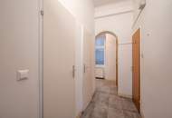 **Hannovermarkt** Renovation Opportunity: Charming 3-Room Period Apartment with Balcony and Airbnb Potential