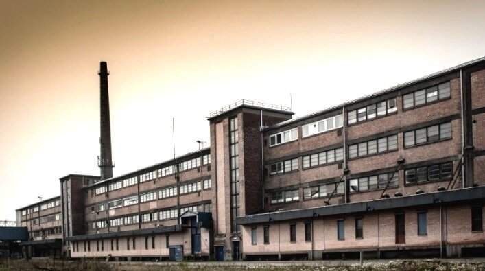Gewerbepark Traiskirchen! ca. 4500 m² Halle mit 2 Rampen auf einer Ebene!