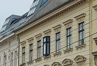 Großzügige 4-Zimmer-Altbauwohnung mit Grünblick – ruhig wohnen, bestens angebunden