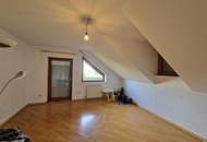 LIEBEVOLLER BUNGALOW MIT PARKÄHNLICHEM GARTEN IN TRAUMHAFTER RUHELAGE MIT HERRLICHEM GRÜNBLICK