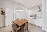 Elegant & zentral – Exklusiv möblierte Altbauwohnung im Servitenviertel