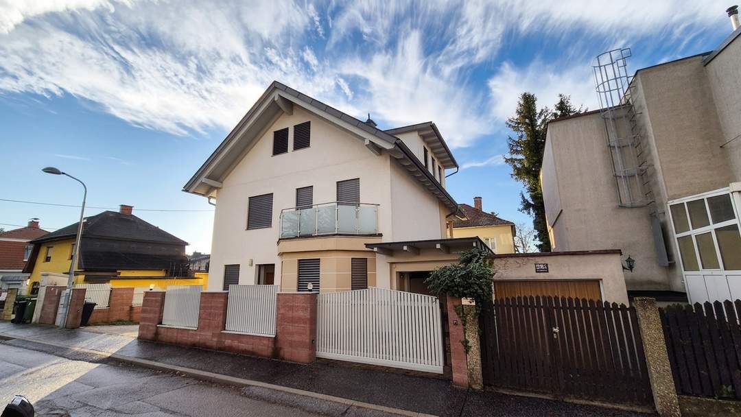 Mehrfamilienhaus in Grünruhelage am Rosenhügel