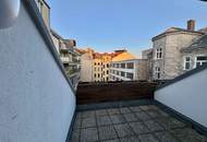 Altbaucharme mit Terrasse – 2-Zimmer-Wohnung in Toplage