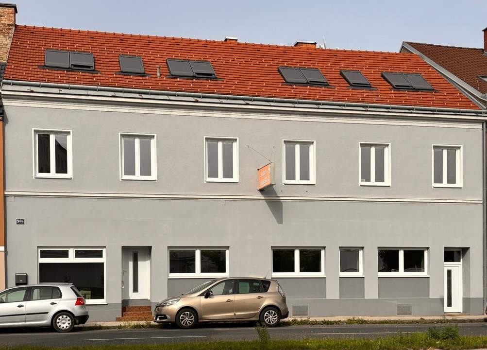 Top-Objekt für Unternehmen! Erstbezugs-Büro, Lager, Hebebühne – alles in einem nächst Innenstadt Wiener Neustadts