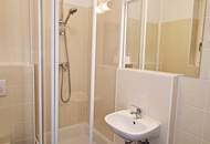 VIKTORGASSE, FERNBLICK, 84 m2 Dachgeschoß mit 30 m2 Terrasse, 2 Zimmer, Wohnküche, 2 Bäder, Parketten, U1-Nähe