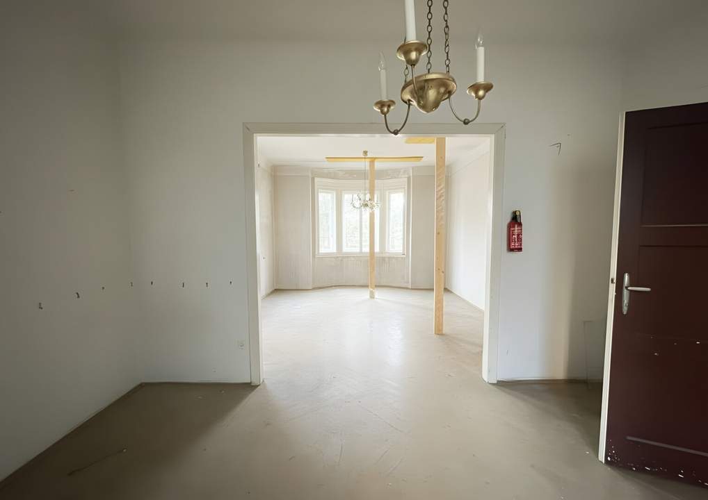 RARITÄT IN DER NÄHE VON SCHÖNBRUNN: Altbestand mit Garten &amp; Fernblick