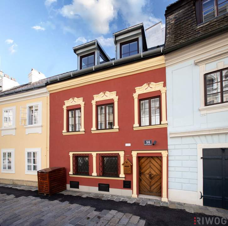 ABSOLUTE RARITÄT AUS PRIVATBESITZ | Stadthaus mitten im Lichtental Grätzl | Sauna | Terrasse | Gewölbekeller | Freier Mietzins