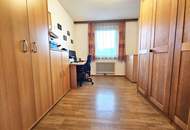 Charmante 4 Zimmer Wohnung mit Loggia und Garage
