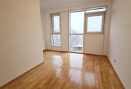 FERNBLICK, DACHGESCHOSS, 102 m2 Maisonette, 3 Zimmer, Komplettküche, Wannenbad, Parketten, Innstraße