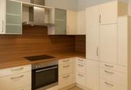 Ruhige 2-Zimmer-Wohnung mit Hof-Loggia und Tiefgaragenplatz