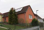 Gepflegtes Landhaus mit Carport, Nebengebäude, Garten und uneinsehbarem Innenhof
