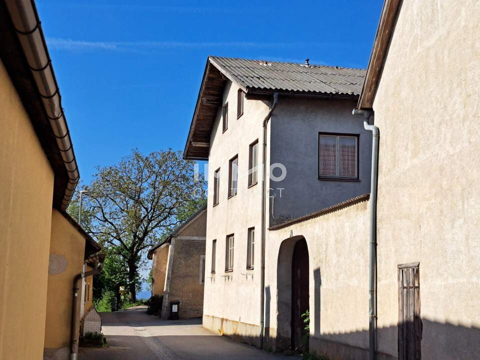 Ehemaliges Bauernhaus mit malerischen Innenhof