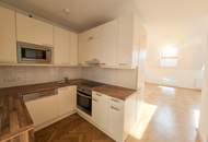 Großzügige klimatisierte DG-Maisonette - 3 Zimmer + große Galerie und 2 Terrassen - Schulgasse