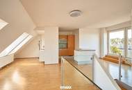 "Dachgeschoss-Traum mit Schafbergblick und 15 m² Terrasse"