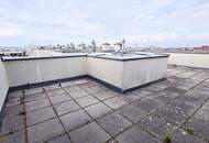 TERRASSENHIT, 61 m2 Dachgeschoß mit 48 m2 Terrasse, Wohnküche, 1 Zimmer, Wannenbad, Parketten, Fernblick, Holbeingasse