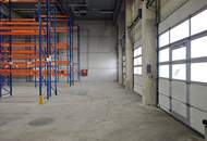 2.082m² Lagerhalle mit überdachten Rampen und ca. 148m² Büro | Parkplätze verfügbar