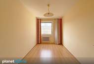 Lichtdurchflutete 3-Zimmer-Wohnung mit Loggia - hohes Stockwerk, gepflegter Zustand